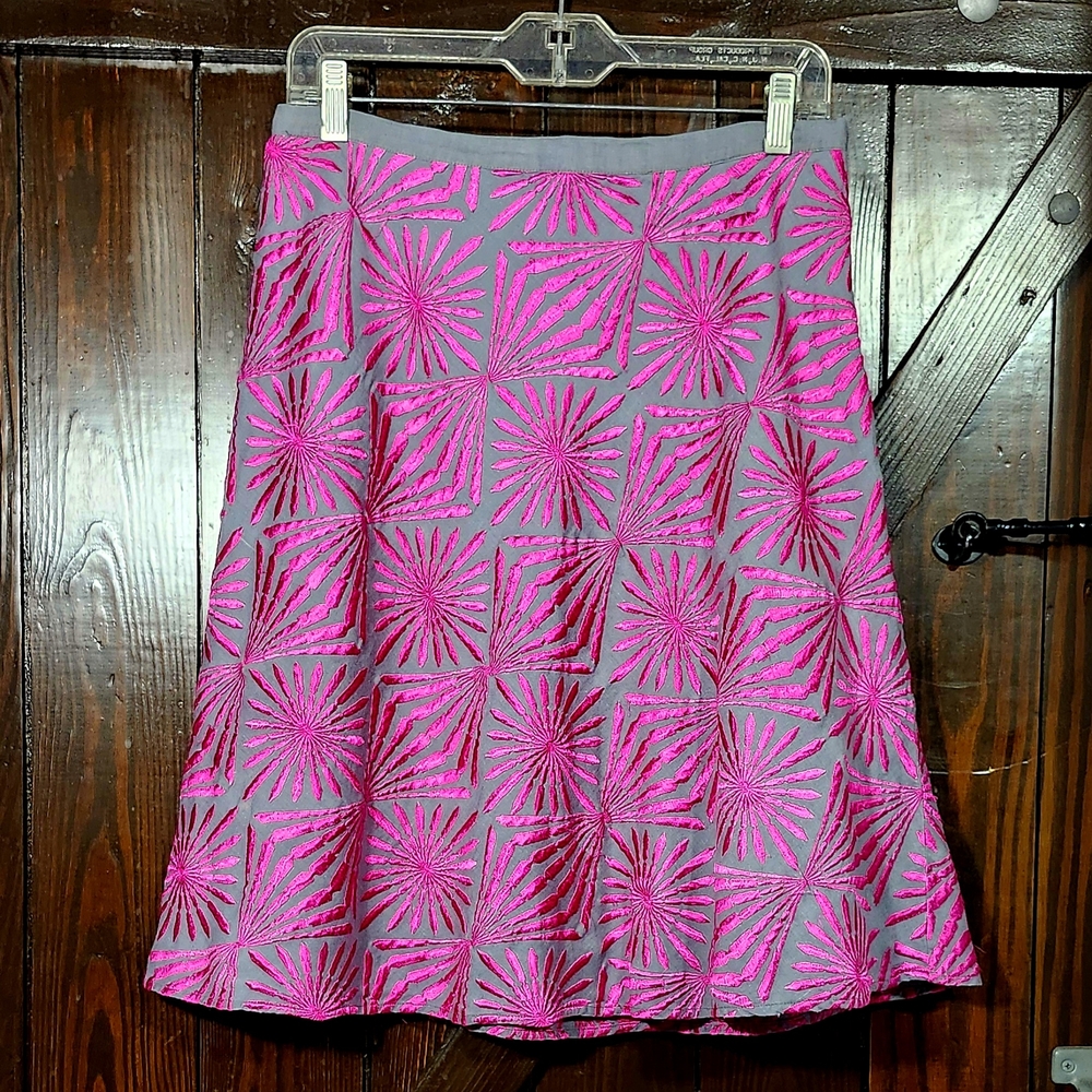 French Connection Embroidered  Bold A-Line Skirt in Magenta Pink and Gray Size 4